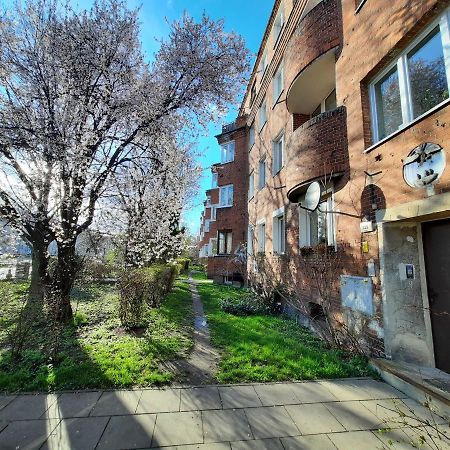 Kawalerka Hallera Wrocław Eksteriør billede